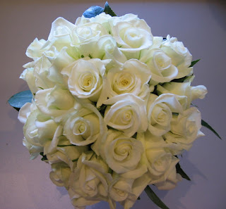 white_rose_bouquet.jpg