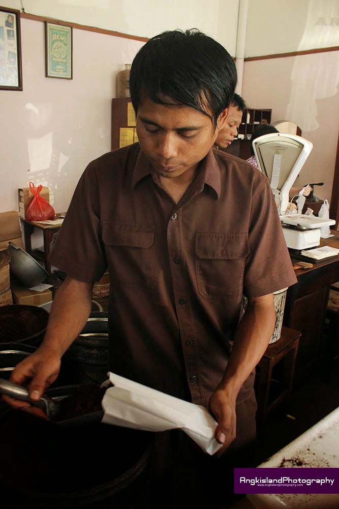 karyawan aroma kopi bandung pemilik aroma kopi
