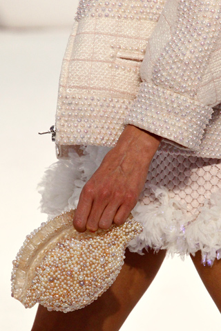chanel seashell clutch