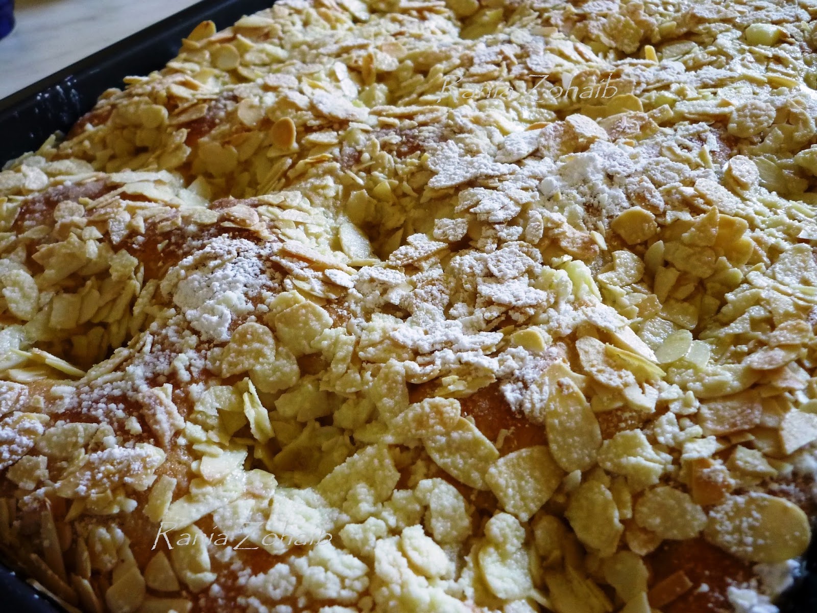 Rania Work with sugar'n spice Butter Cake with fresh yeast