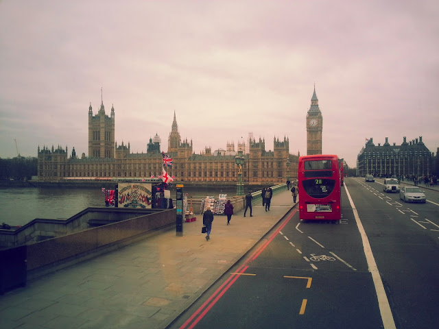 Londra-toplu-tasima-otobüs-icinden-manzara