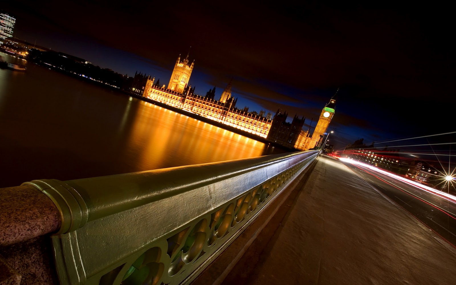 http://2.bp.blogspot.com/-2P1T9UWkX_U/T7ipieaiCSI/AAAAAAAAIeY/zaBVhpyUVvk/s1600/Unbelievable+Cityscapes+HD+Wallpapers+37.jpg