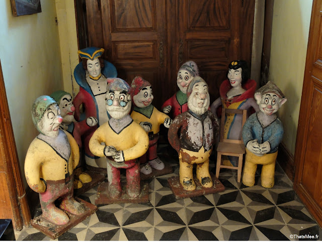 collection de statues de nains Maison Fassier bellême brocante antiquaire, cabinet de curiosité Fassier perche