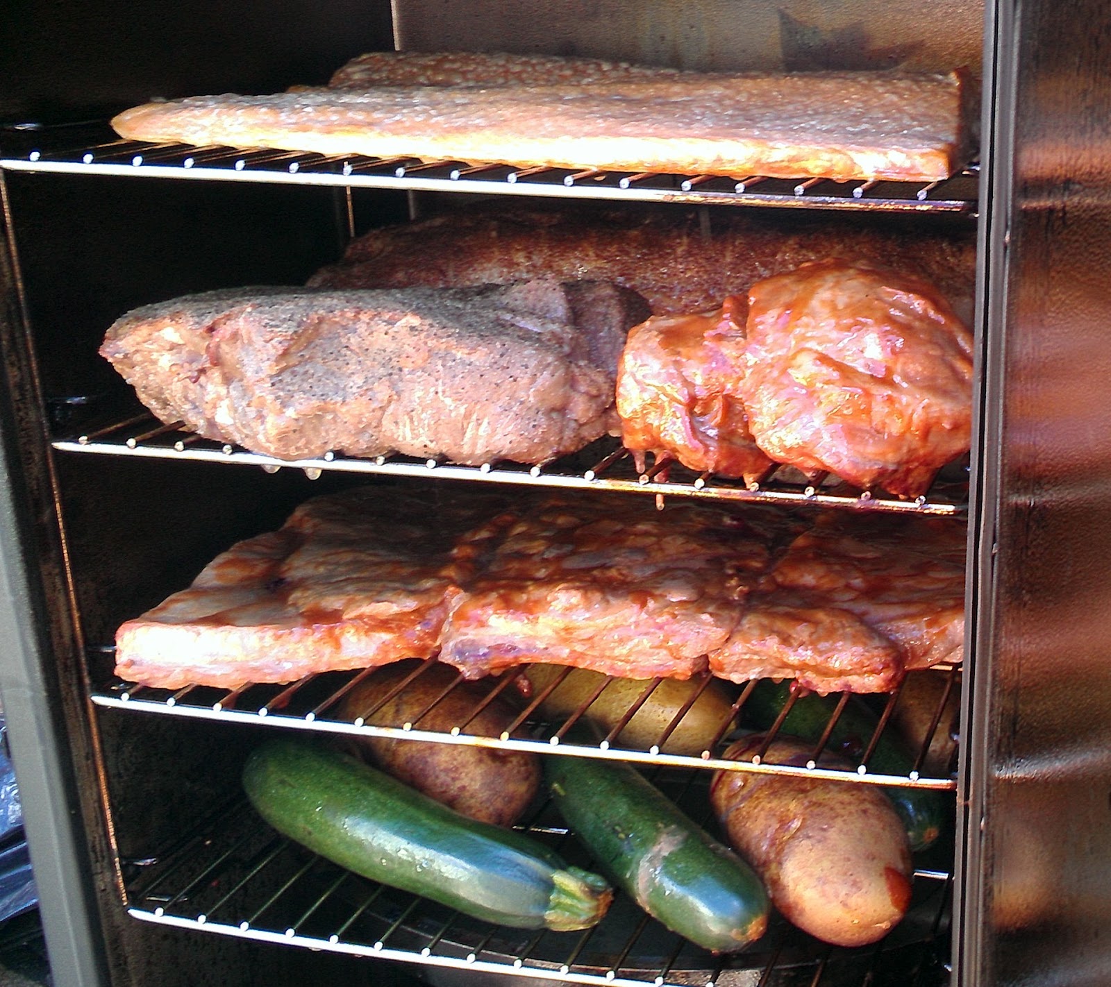 Masterbuilt 30” Electric Smoker and Oklahoma Joe's Highland Reverse
