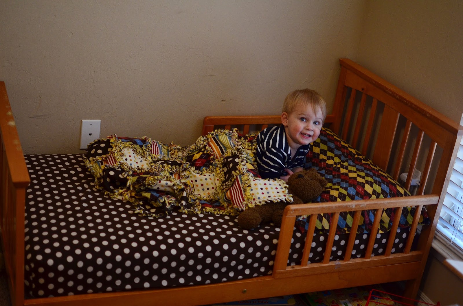 Tracy's Treasury Fitted Crib Sheets for Baby & Toddler (Sewing Tutorial)