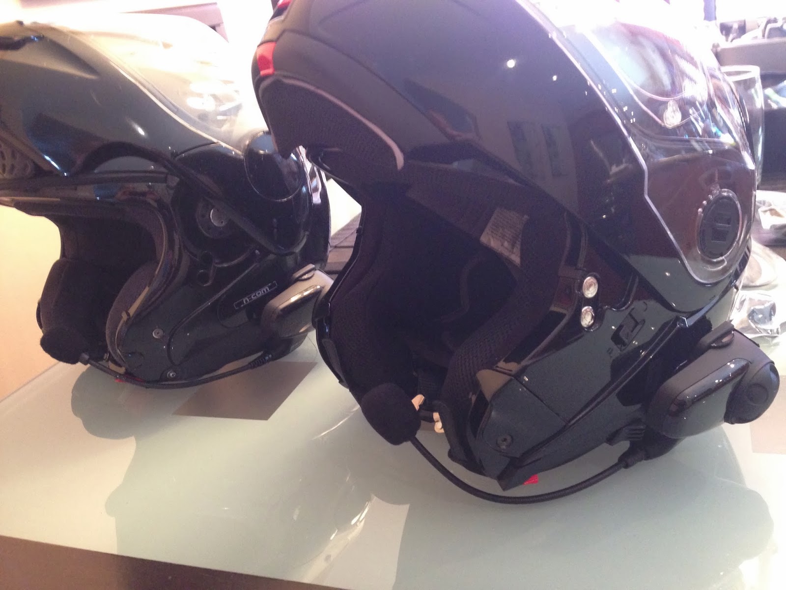 Life on two wheels Project report Installing a Sena SMH10 Bluetooth