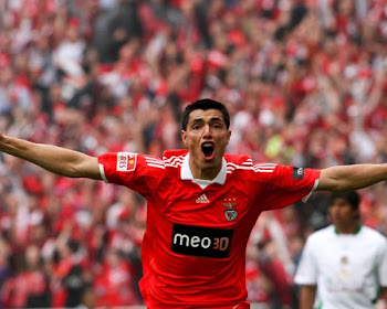 Máximo goleador extranjero: Cardozo