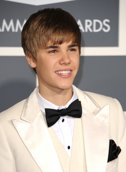 hollywood wallpedia: justin bieber 2011 PICTURES