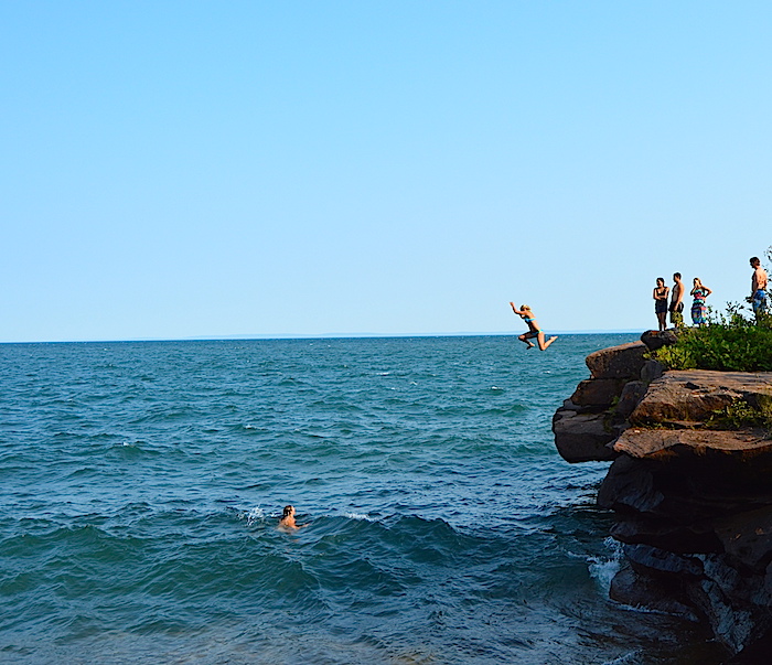 Samantha Angell Travel & Lifestyle Blog Cliff Jumping Into Lake Superior