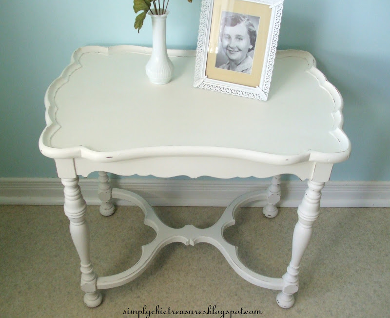 simply chic treasures Pretty White End Table Makeover