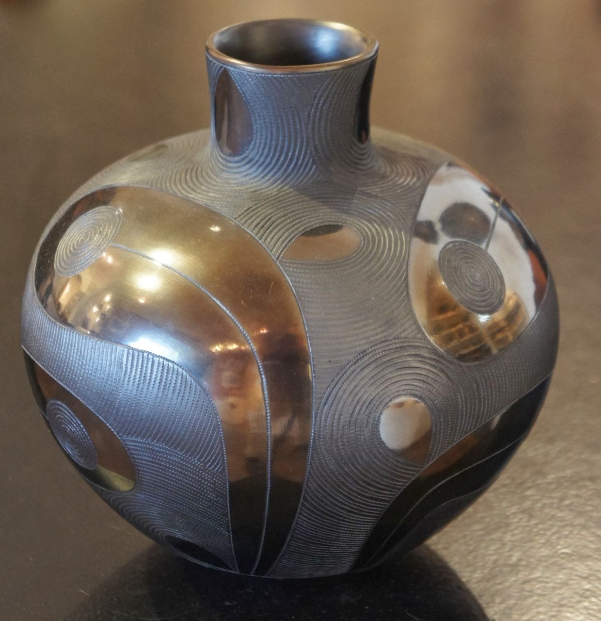 EUGENE HŐN CERAMIC ARTIST Ian Garrett's oneofakind handmade