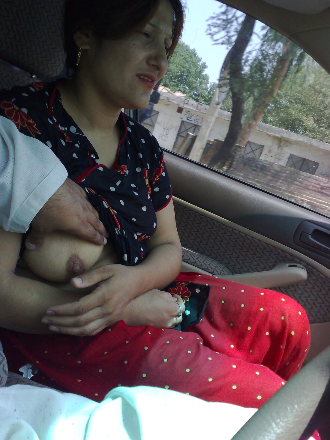 naked pakistani girls in car