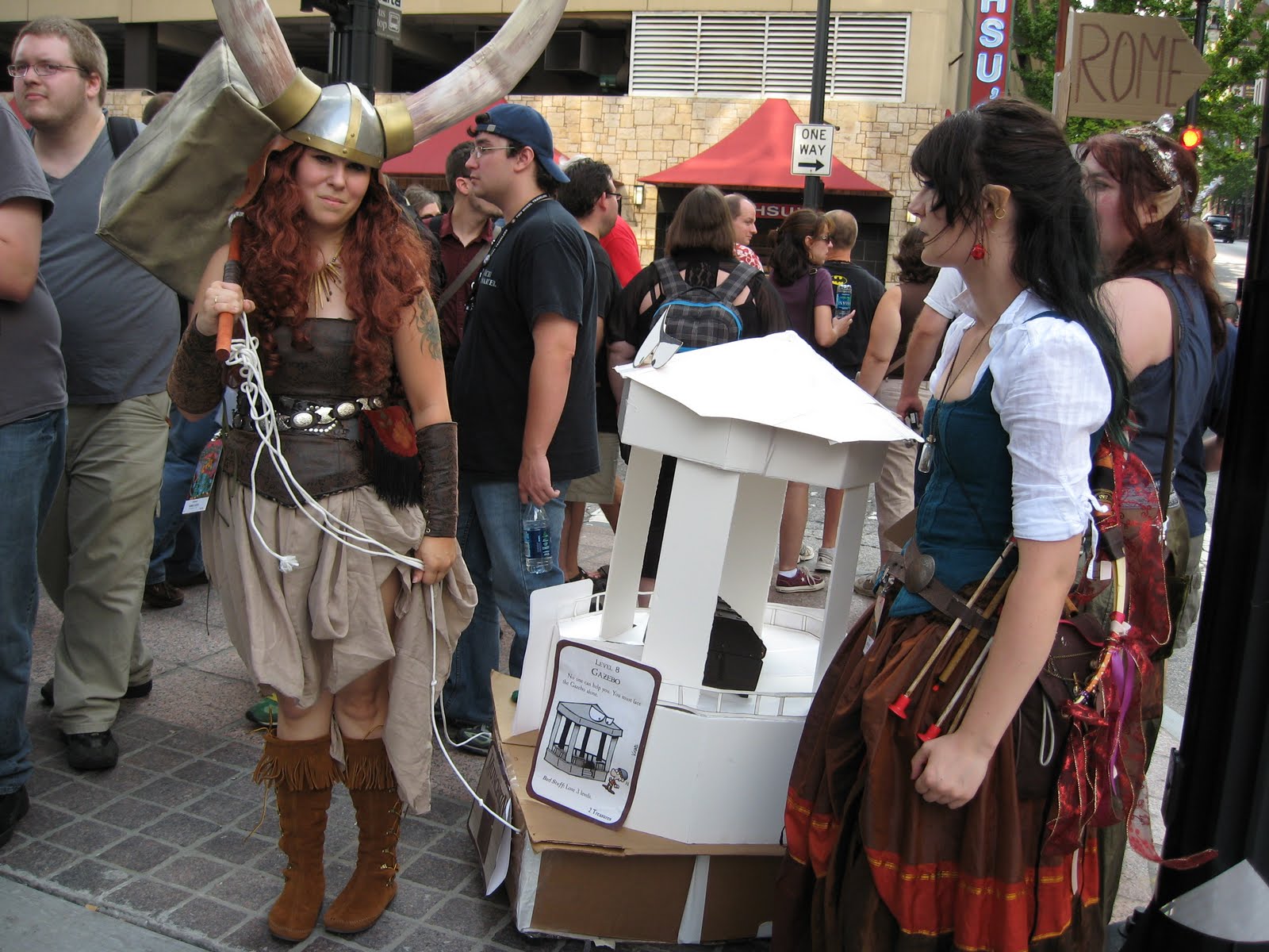 Ter·ri·bly unimportant thoughts: dragoncon 2011, day 2 cont.