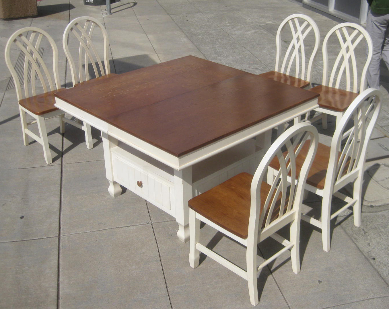 UHURU FURNITURE & COLLECTIBLES SOLD White Table and 6 Chairs 145