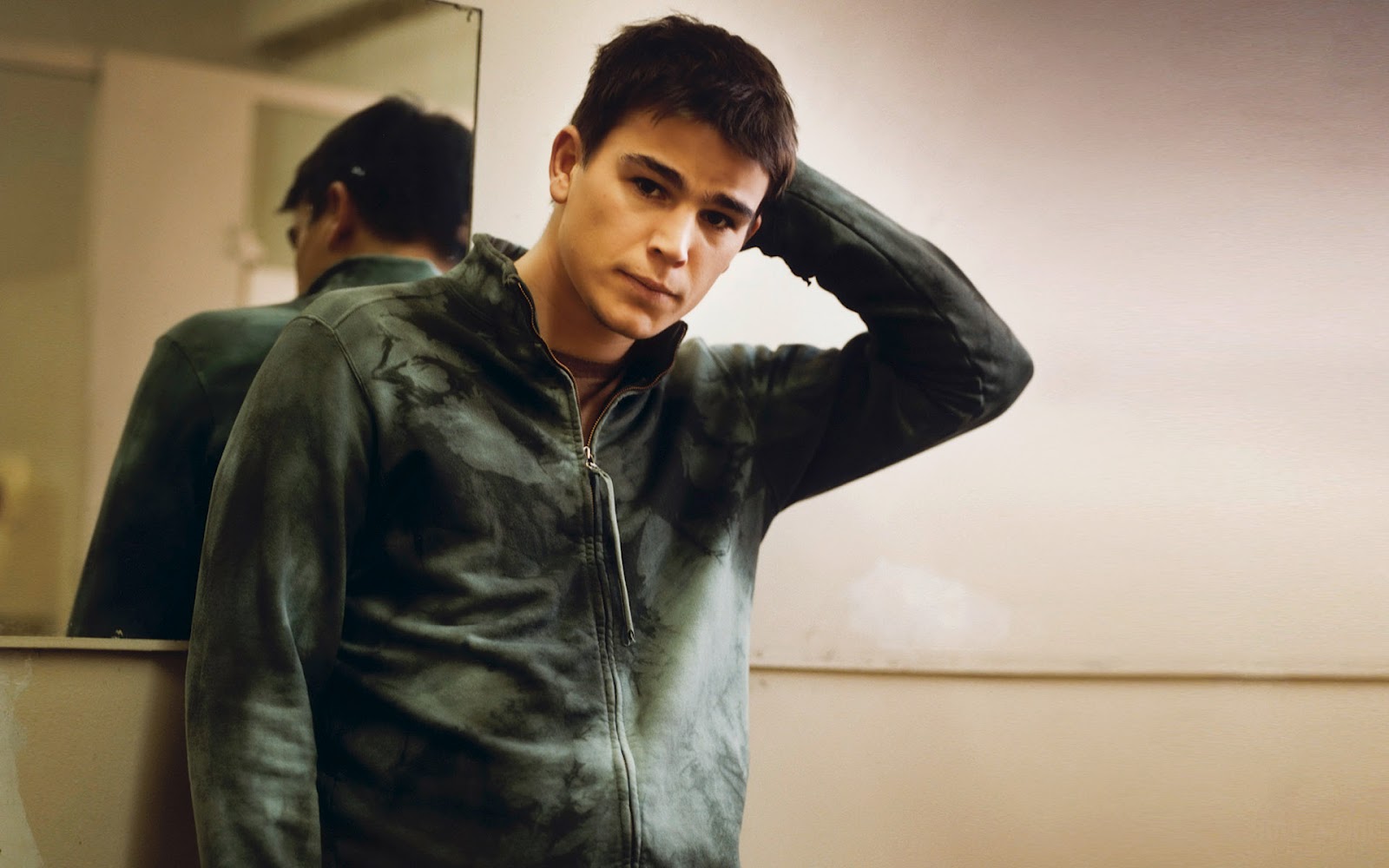 http://2.bp.blogspot.com/-2X4w8lPE5ew/T0t-2NsXCYI/AAAAAAAADZE/iznwbpihqxw/s1600/josh_hartnett-001-1920x1200-hollywooddesktop.jpg