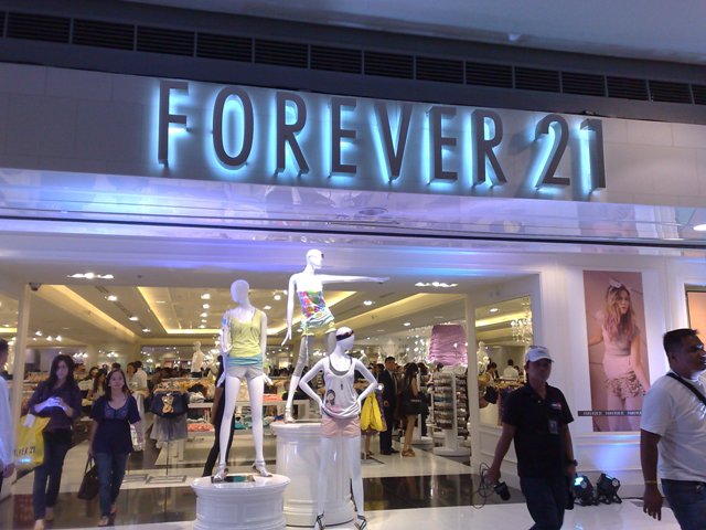 A maior passarela do mundo é a Forever 21