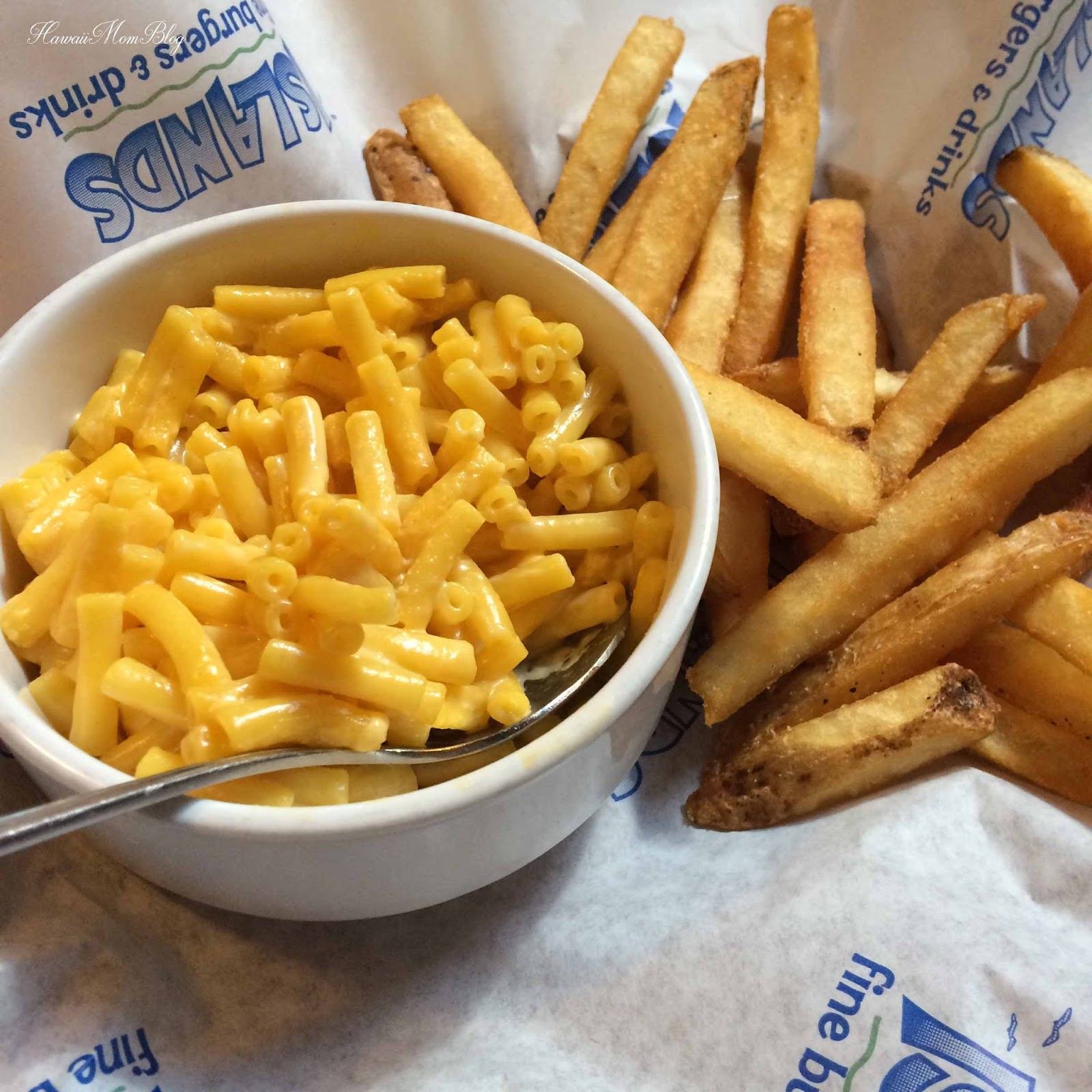 Hawaii Mom Blog Islands Fine Burgers and Drinks A Family Fave