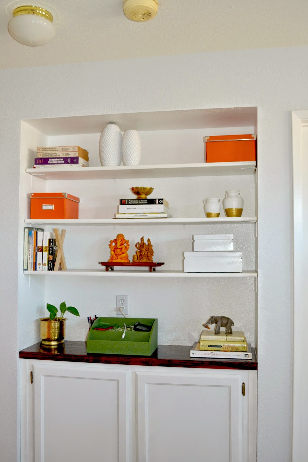 Weekend Tweaks BUILTIN SHELVES MAKEOVER.