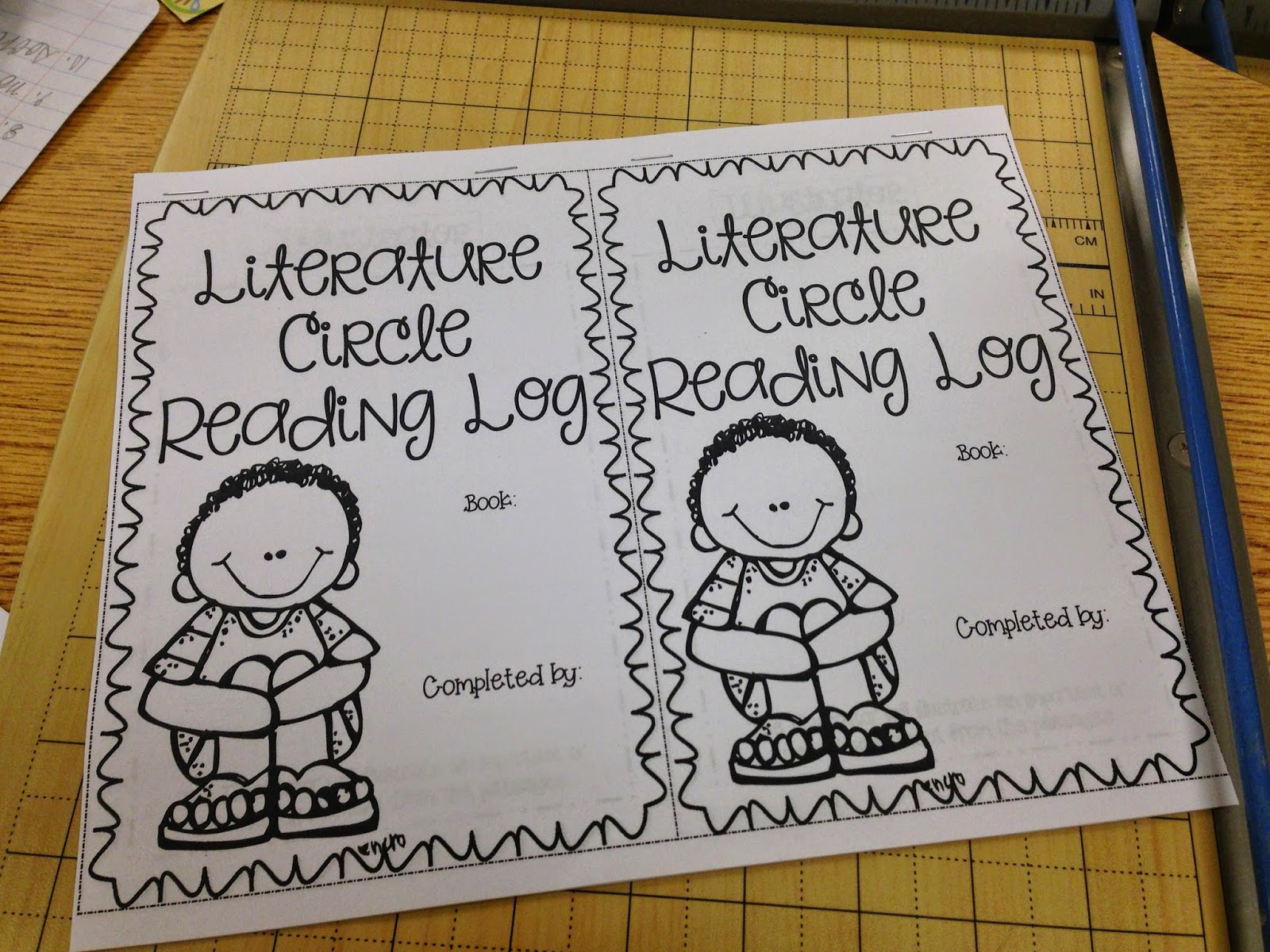 Using Literature Circles Booklets (+Freebie!) 3rd Grade Pad