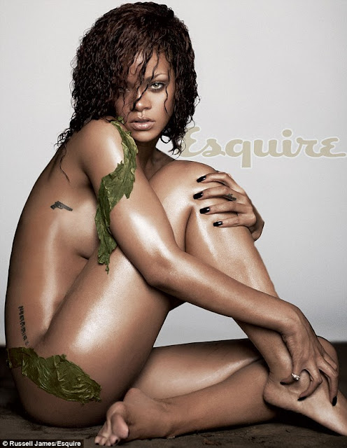 Rihanna Berpose Bugil Untuk Sampul Majalah Esquire