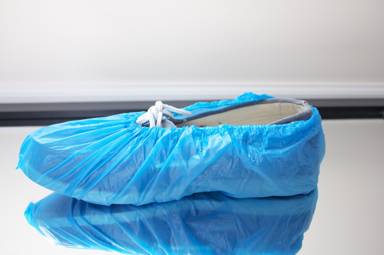 Champaign Plastics / Disposable Plastic Wear Product Feature Blue Shoe Covers