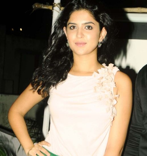 deeksha seth in skirt unseen pics