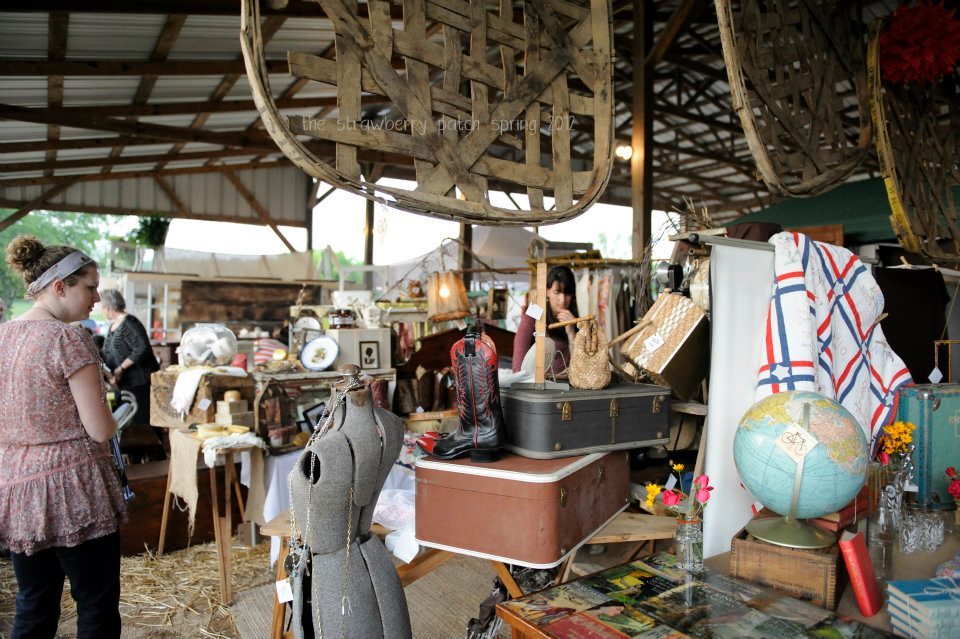 What's Happenin at HorseFeathers)