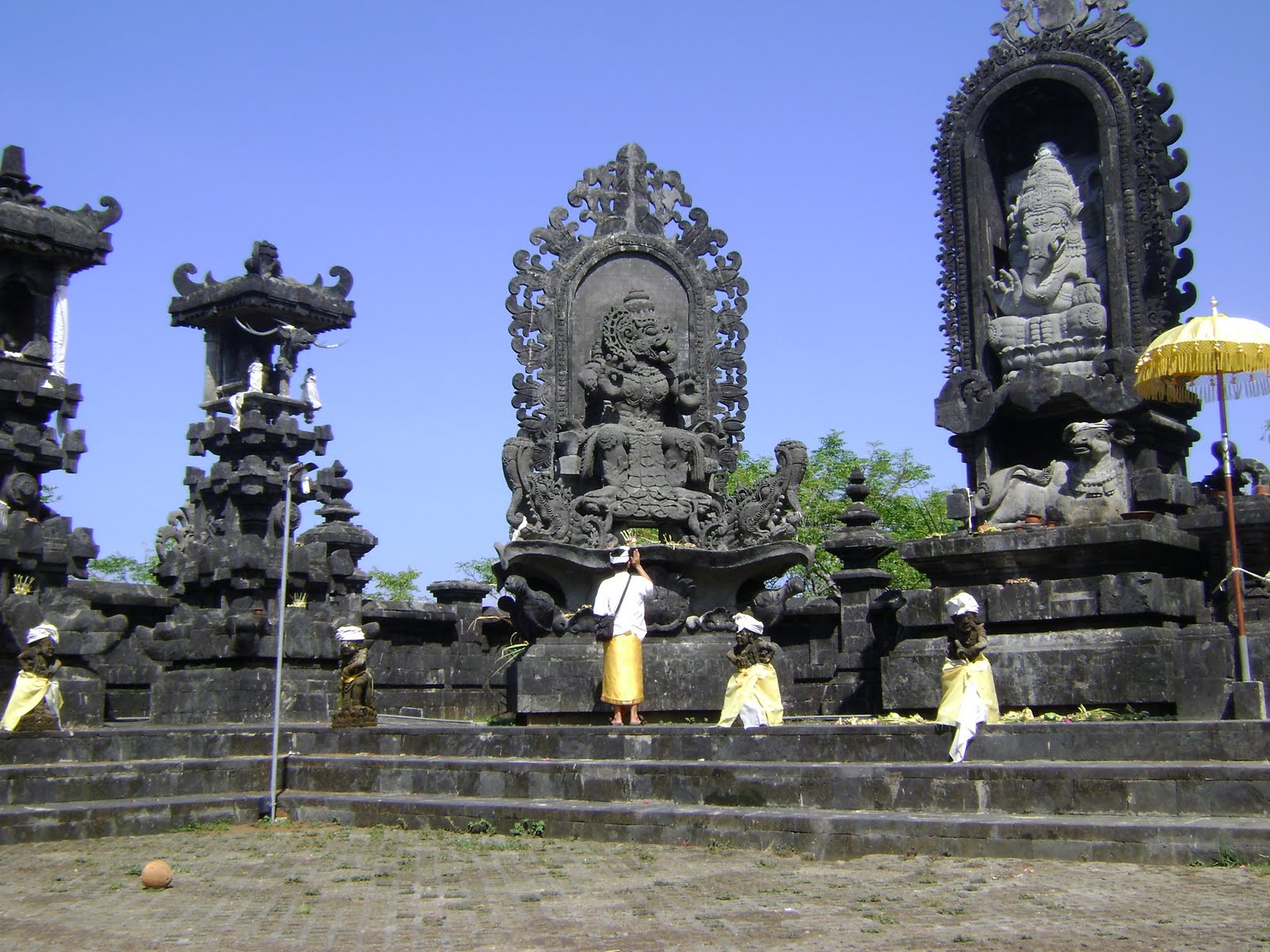 gambar tempat beribadah agama hindu