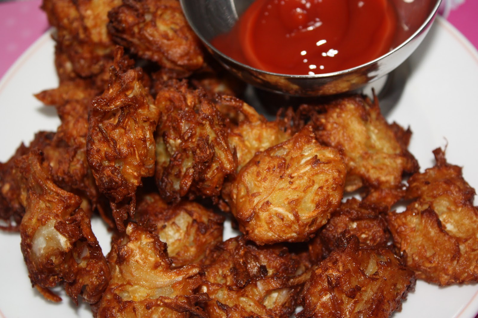 Yummylicious...Scrumptious..... Cabbage Pakodi/Cabbage Fritters