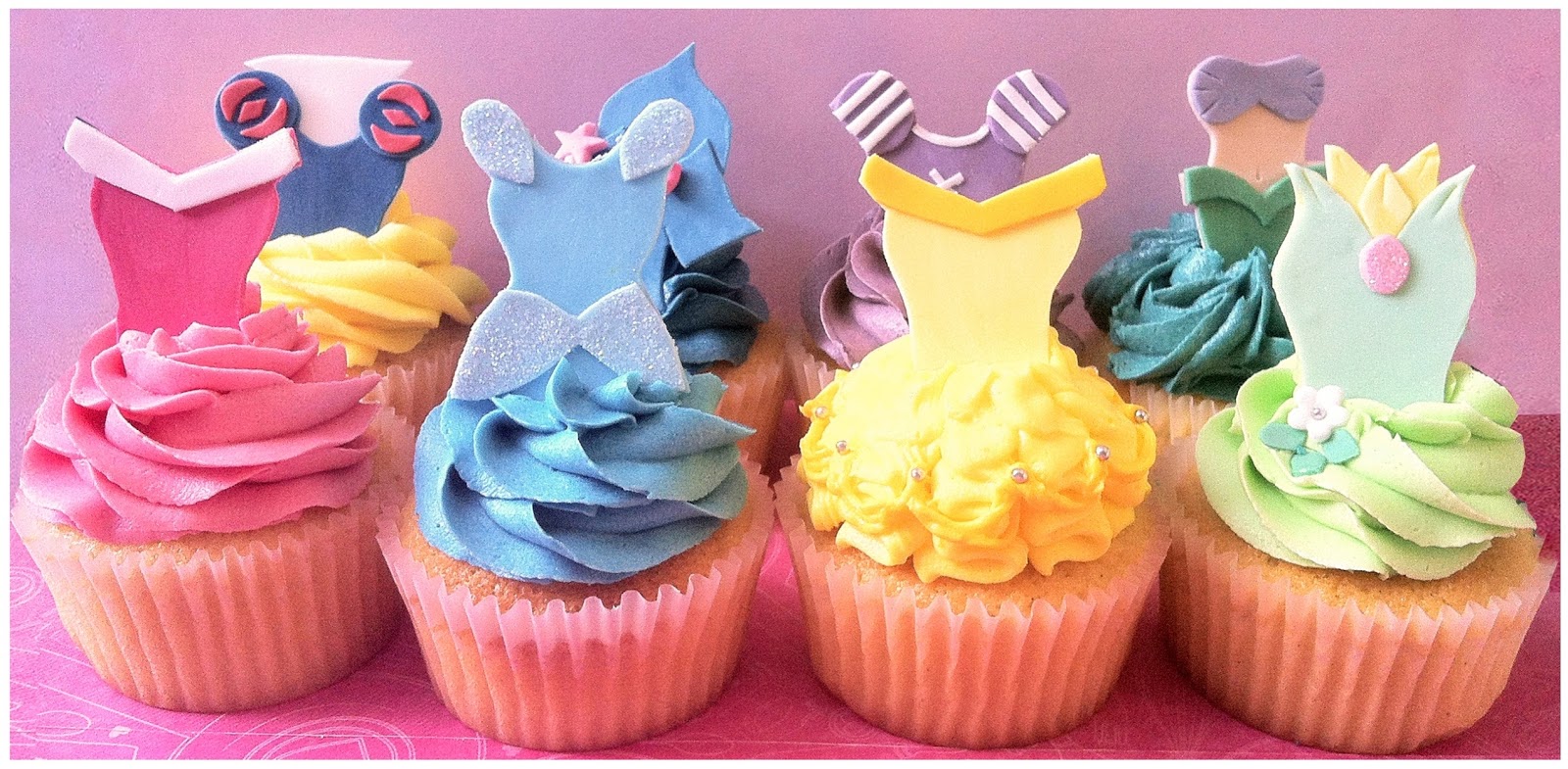 top the cupcake: Cupcakes fit for a princess!