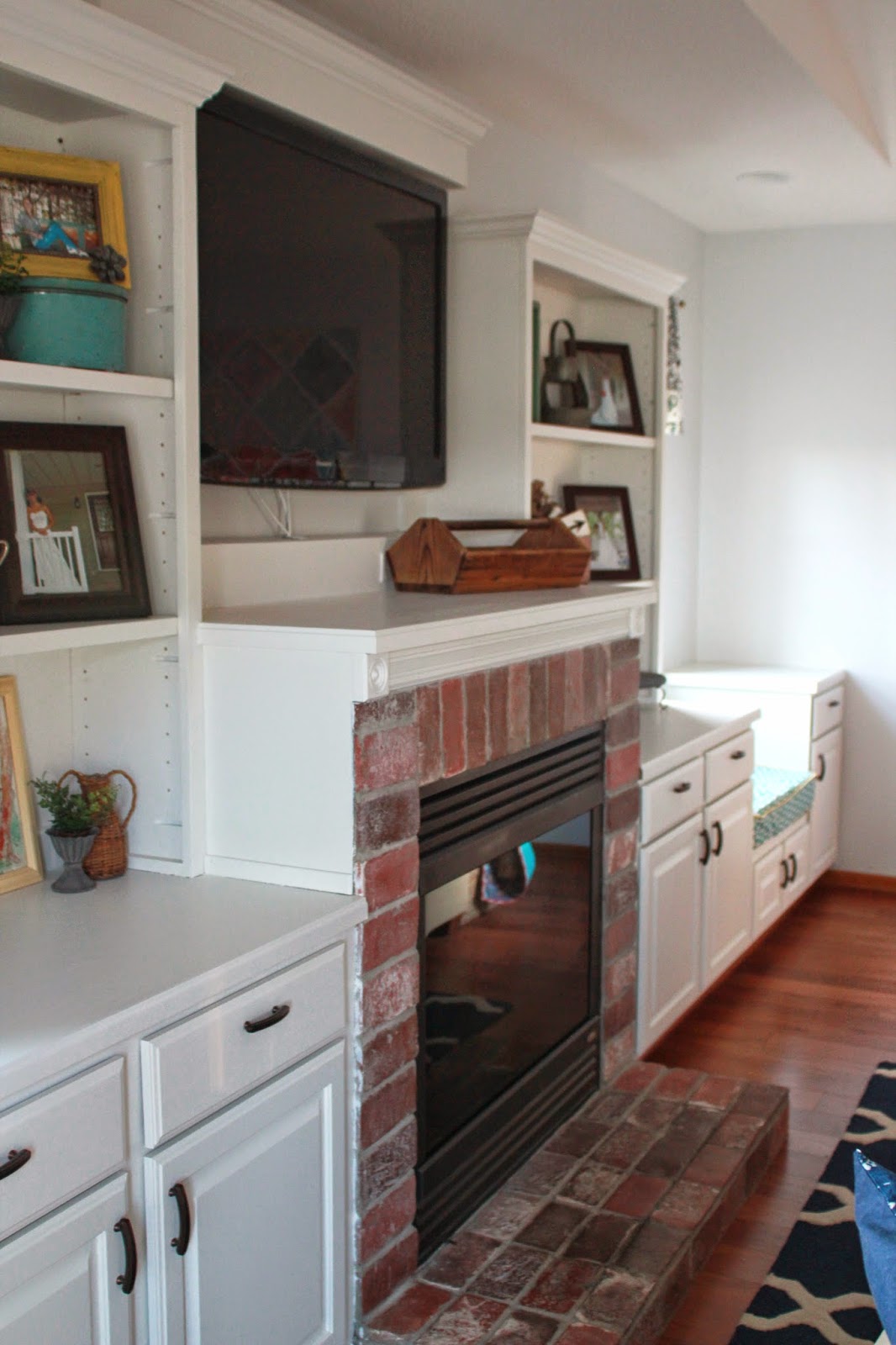 Girls in the Garden: New Built-in Shelves