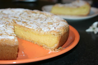 Torta della nonna Tarta bunicii