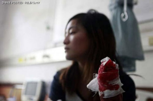 Oleh Seorang Tukang Sapu Sampah Salah Satu Kawasan Negara China Oleh Seorang Tukang Sapu Sampah Salah Satu Kawasan Negara China