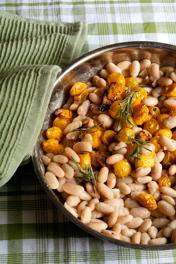 TASTY TRIX White Beans with Rosemary, Tomato Candy, & Roasted Garlic