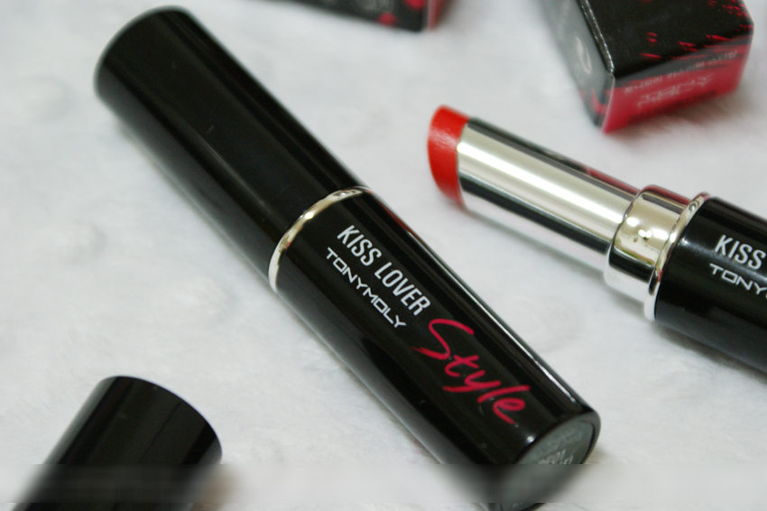 Fashion Holic benefit cosmetics for Kiss Lover Lipstick of Tonymoly