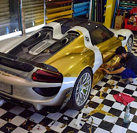Porsche 918 Spyder in Gold