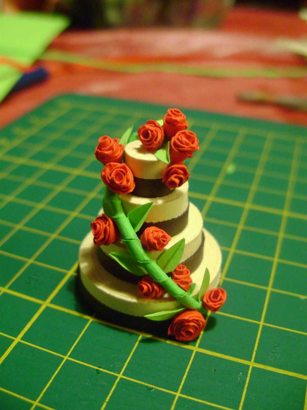 Quilling Me Softly Quilled cake tutorial
