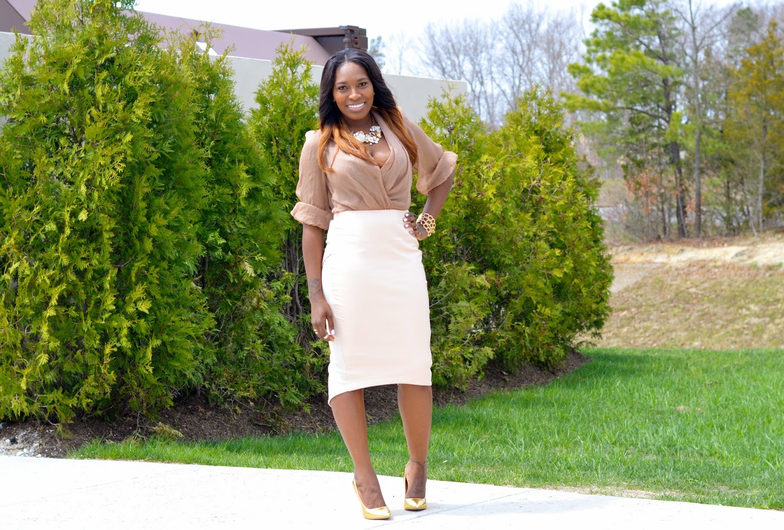 nude pencil skirt outfit