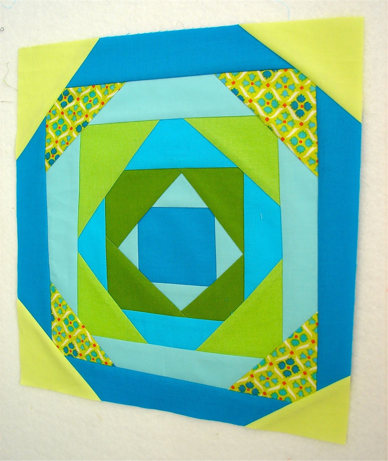 Pineapple delight: Pineapple log cabin quilts! Quilt Inspiration Bloglovin
