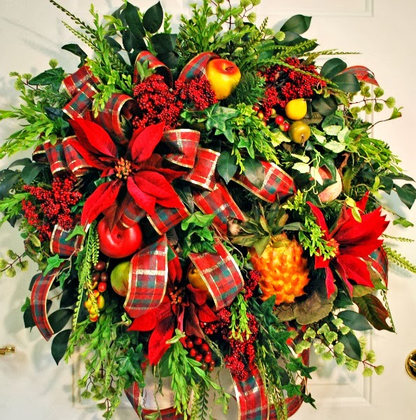 25 christmas wreaths decorate your outdoors and offer an inviting The Domestic Curator: CHRISTMAS WREATHS: What All The Best Dressed