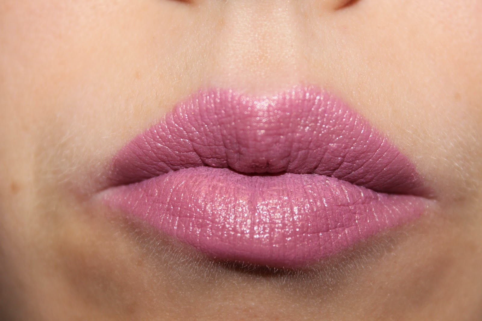 LeaLouLife Red Apple Lipstick Makeup Review