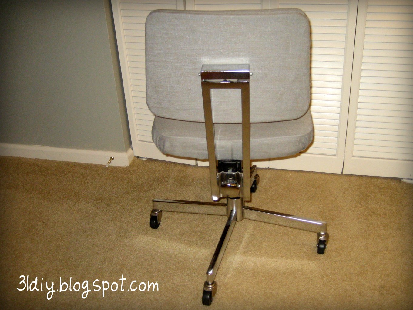 31 diy Reupholstering a Chair