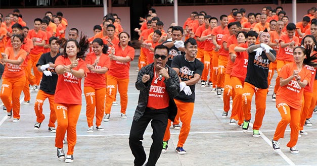 Dünün Karesi.. Filipinli Mahkumların �Gangnam Style� Şovu Başka Haber