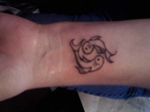 Ricca's left wrist my first freehand tat took 5 minutes to do