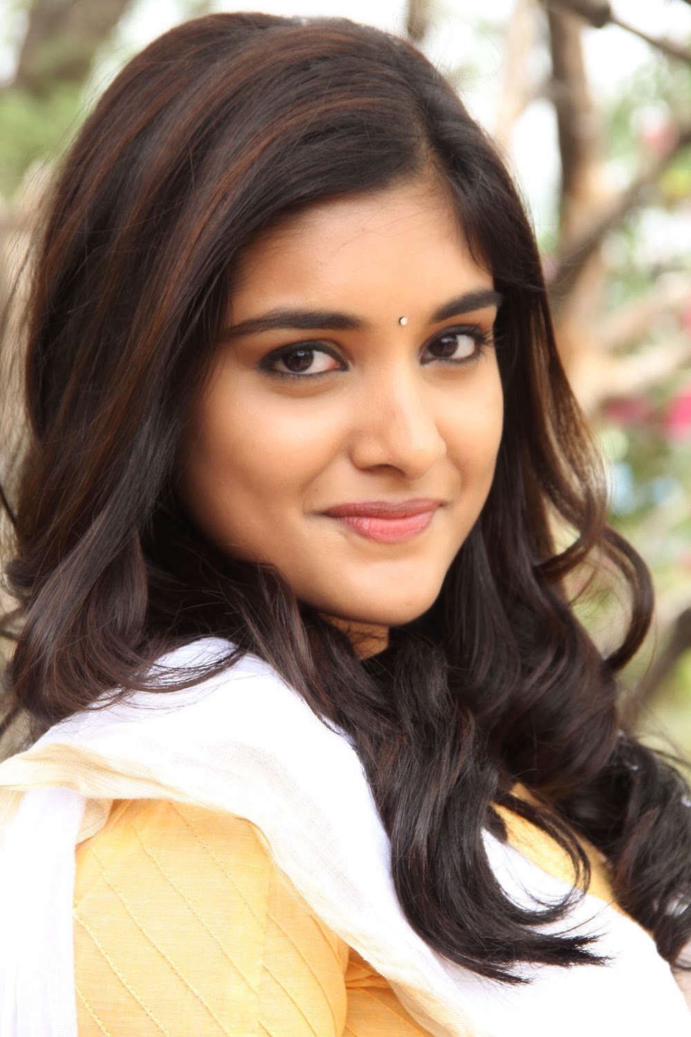 High Quality Bollywood Celebrity Pictures: Niveda Thomas Looks ...