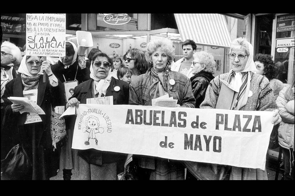 Abuelas De Plaza De Mayo