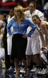 Head coach Sherri Coale of the Oklahoma Sooners reacts at the end of the game on April 5, 2009 during the Womens Final Four Semifinals at the Scottrade Center on April 5, 2009 in St. Louis, Missouri. Louisville defeated Oklahoma 61-59. (Photo by Elsa/Getty Images) * Local Caption * Sherri Coale (April 5, 2009 - Source: Elsa/Getty Images North America) 