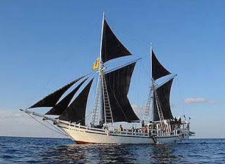 kapal phinisi