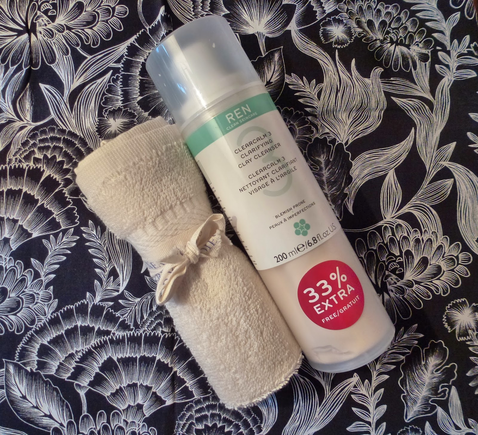 Macaron Review Ren Clearcalm 3 Clarifying Clay Cleanser