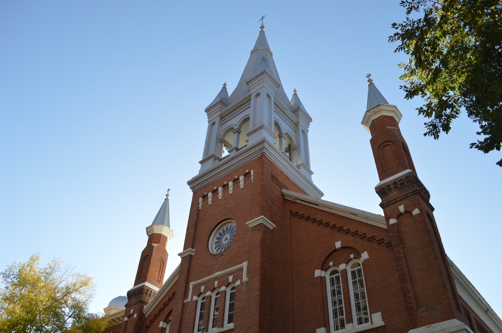 Travel & Adventures Edmonton. A voyage to Edmonton, the province of